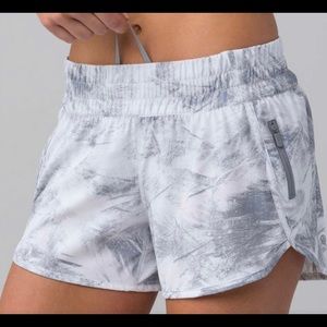 Lululemon Tracker V Shorts Grey/White Light Cast Size 10